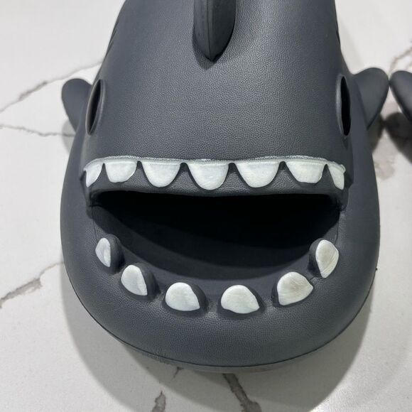 Men’s Women's Unisex Non Slip Grey Shark Slip On Slides - Picture 2 of 15